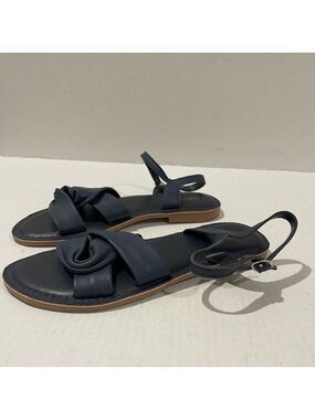 Women’s Crevo Lark Blue Leather Sandals Size 8.5 US!